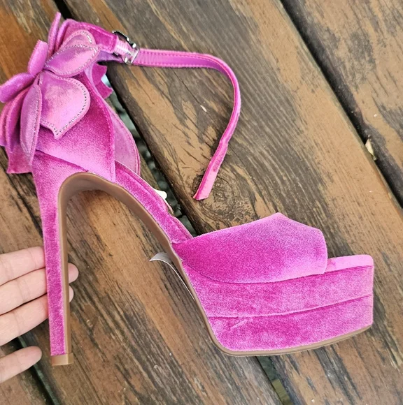 NWT Gianni Bini Pink Platform Heels with Bow Detail  Karmello Velvet Size 6 - Picture 6 of 7